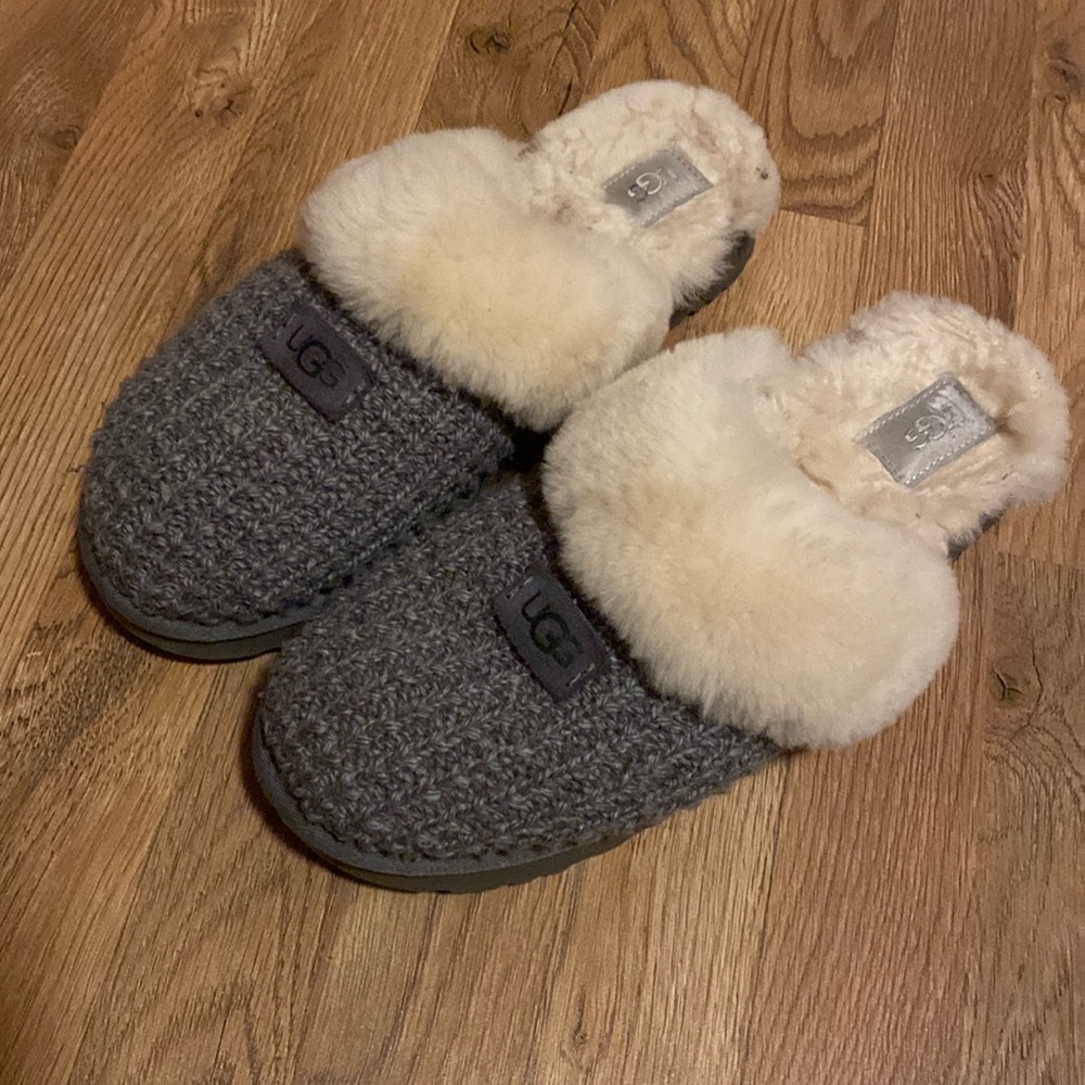 UGG Slippers/Shoes